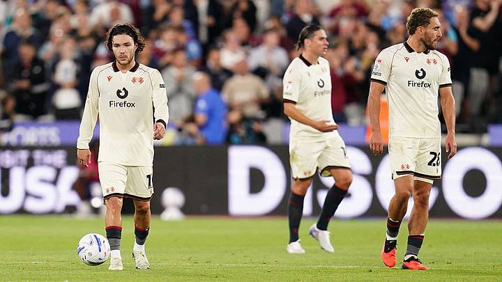 เร็กซ์แฮมโดนเวสต์แฮมถล่ม 6-0! ถึงเวลามังกรแดงตอบโต้
