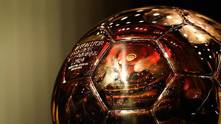 ม้ามืดที่น่าตกใจที่คณะกรรมการตัดสินจากสหรัฐฯ เลือกให้คว้าบัลลงดอร์ 2026 แซงหน้าเคนและมบัปเป
